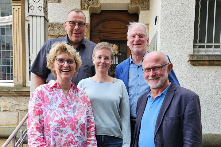 Der Vorstand der Stiftung Hundertfach